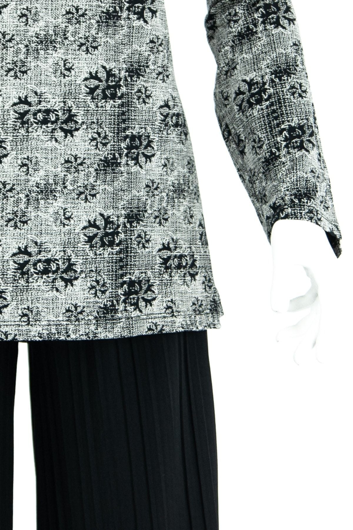 Kadın Sümbül Desenli Sıfır Yaka Geniş Kalıp Likralı Viskon Penye Kumaş Büyük Beden Anne Bluz